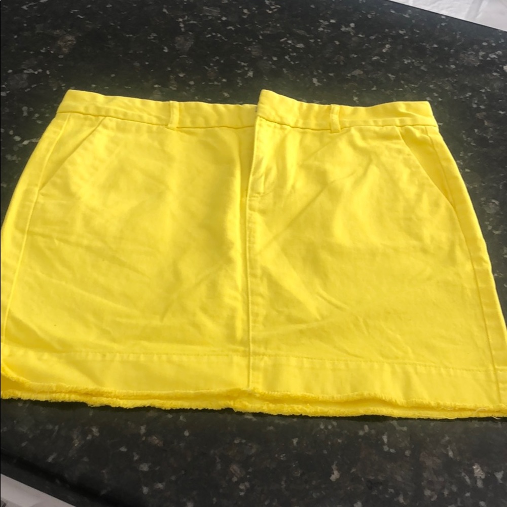 Gap size 4 twill skirt